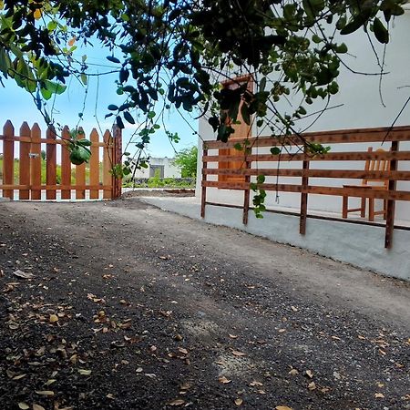 Canario Puerto Villamil Exterior photo